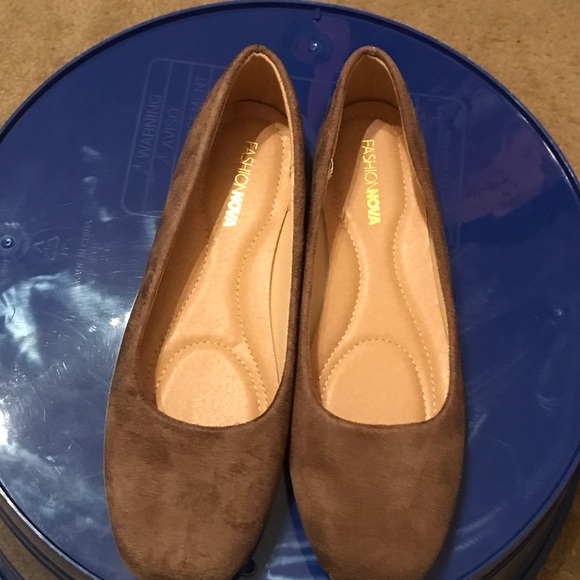 Fashion Nova Brown Suede Flats - Picture 4 of 5